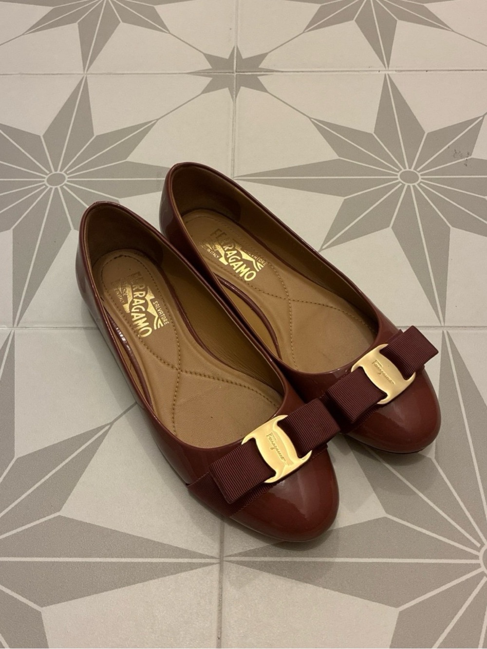 Salvatore Ferragamo Varina patent leather flats